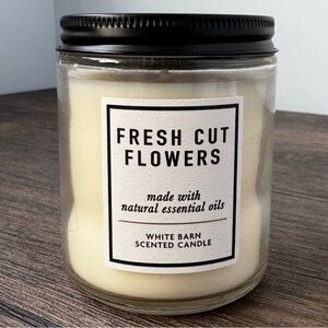 White Barn Fresh Cut Flowers Single Wick Candle